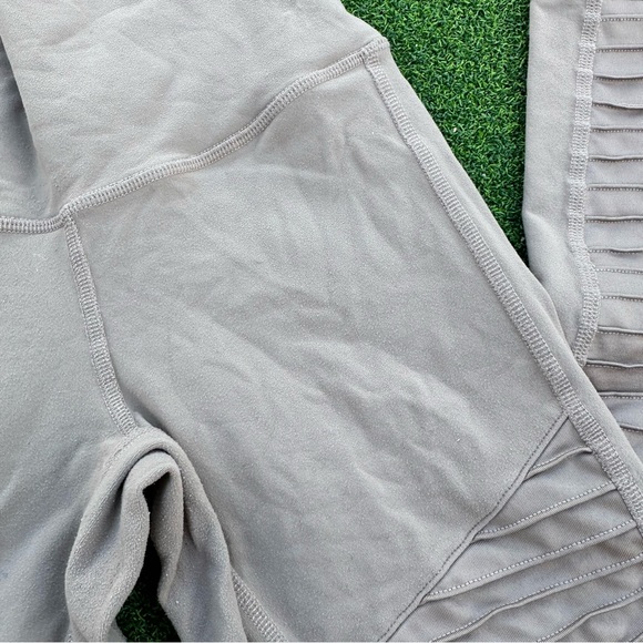 Alo sand / cream motto leggings high waisted - Picture 2 of 10